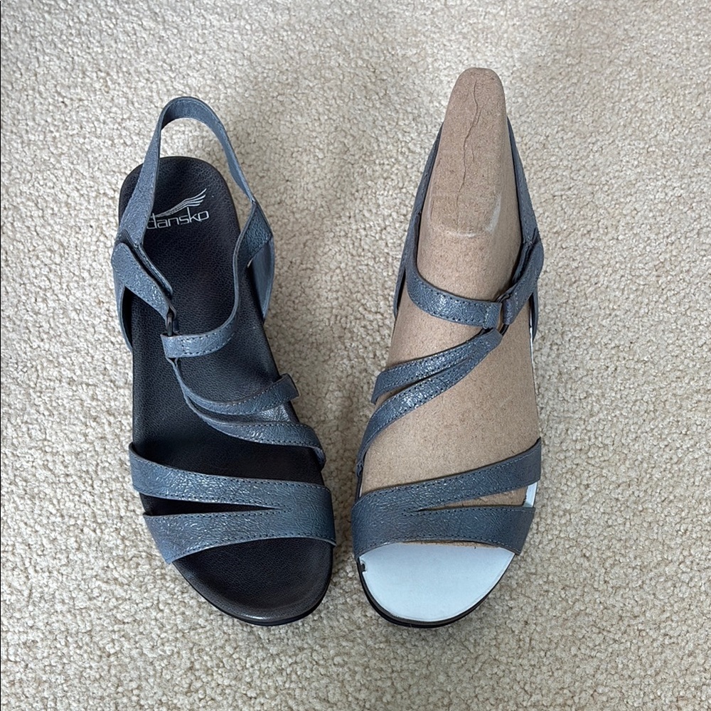 Metallic Side Velcro Wedge Sandals